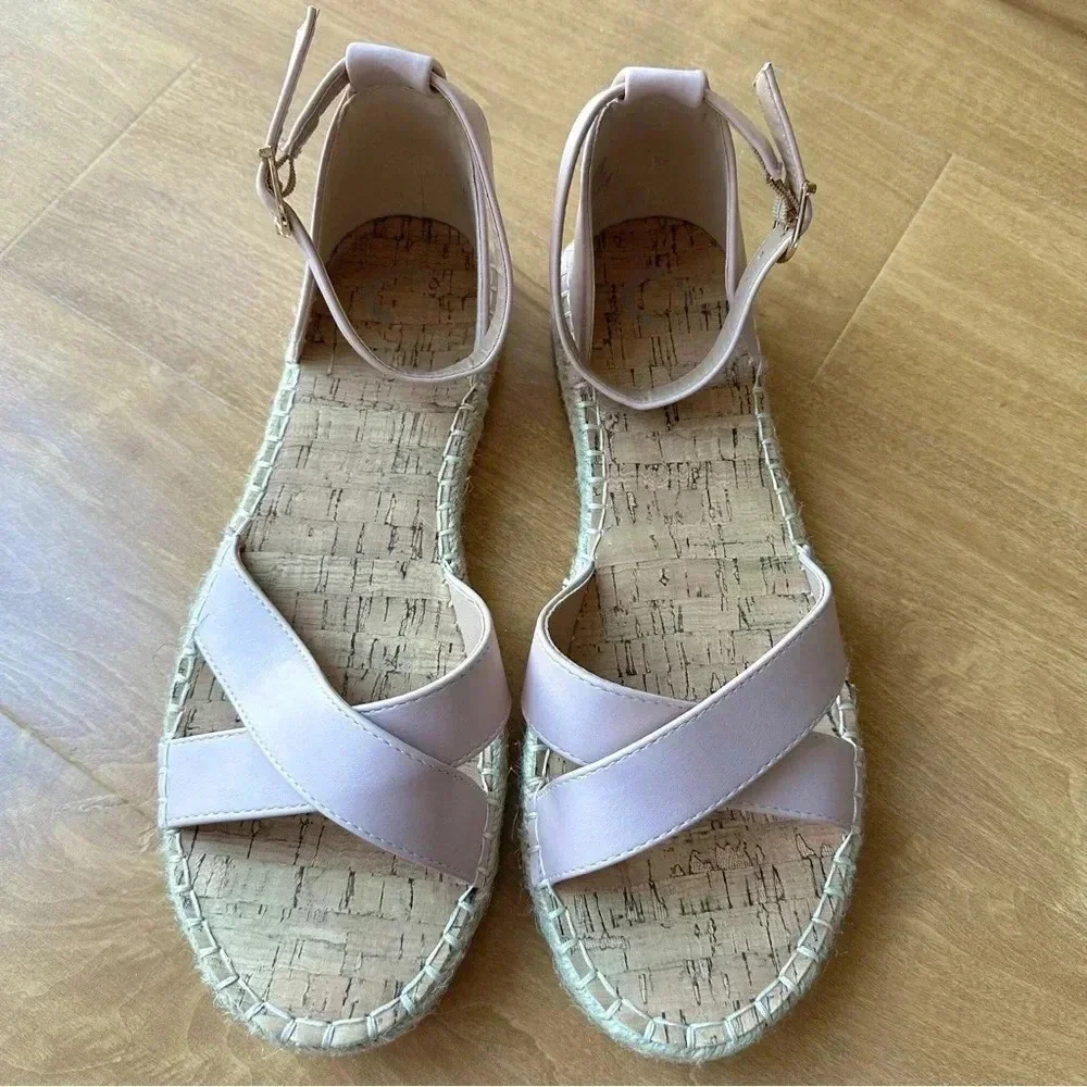 Journee Collection 10 strap barely